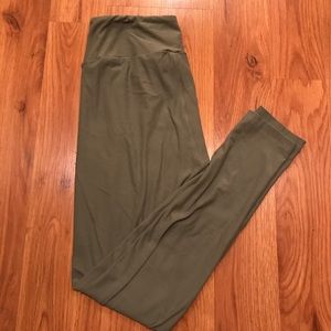 Light army green LuLaRoe leggings
